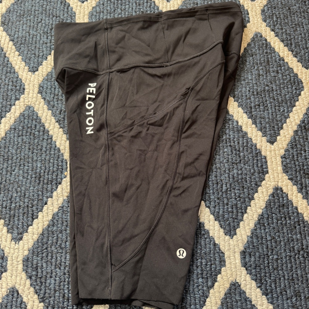 Peloton x Lululemon Fast & Free 9” Biker Shorts Size 6 w/ Side Pockets